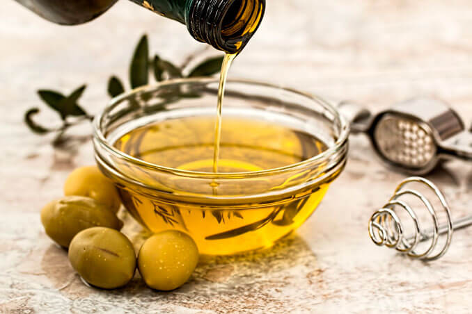 Aceite de oliva para evitar el efecto frizz